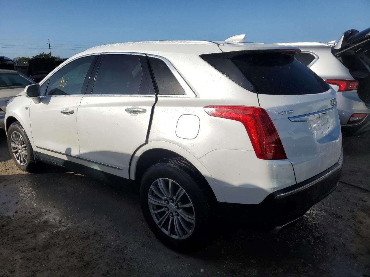 2019 Cadillac XT5 - Image 2