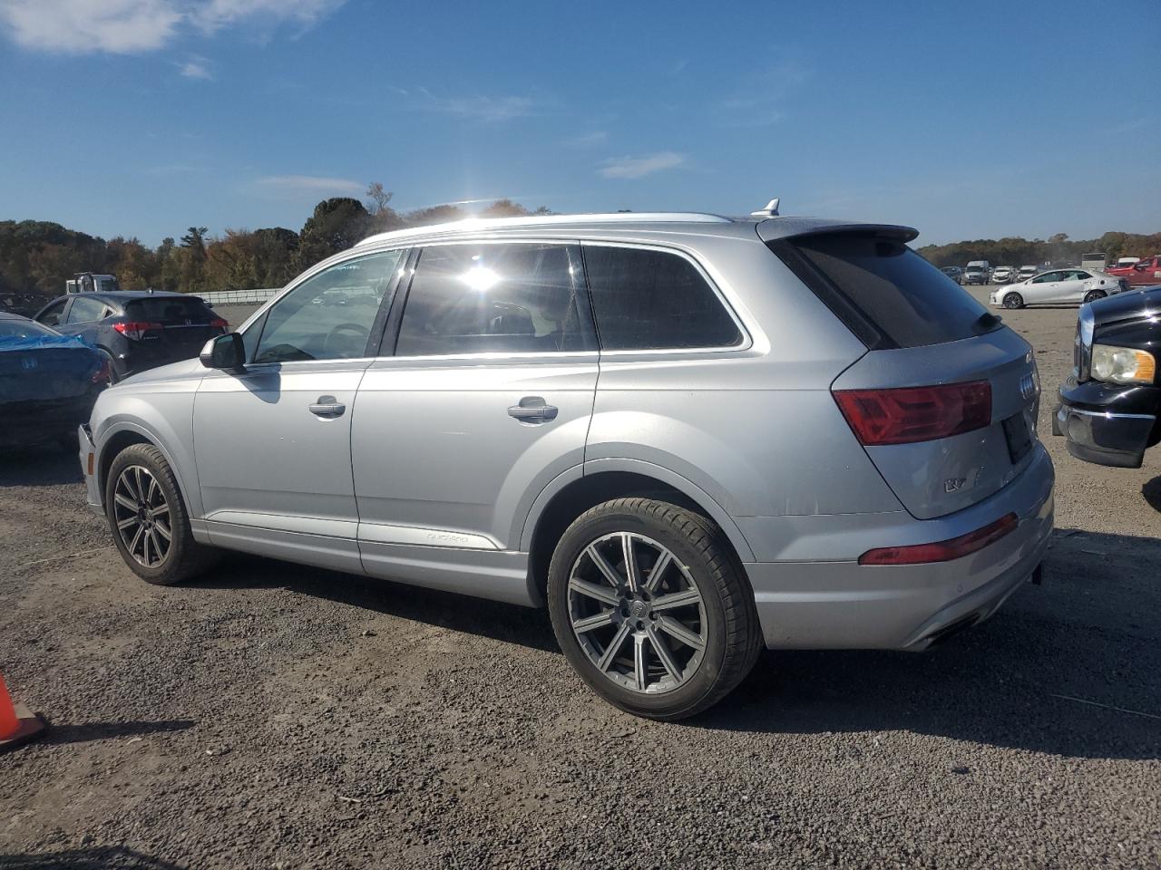2018 Audi Q7 - Image 2