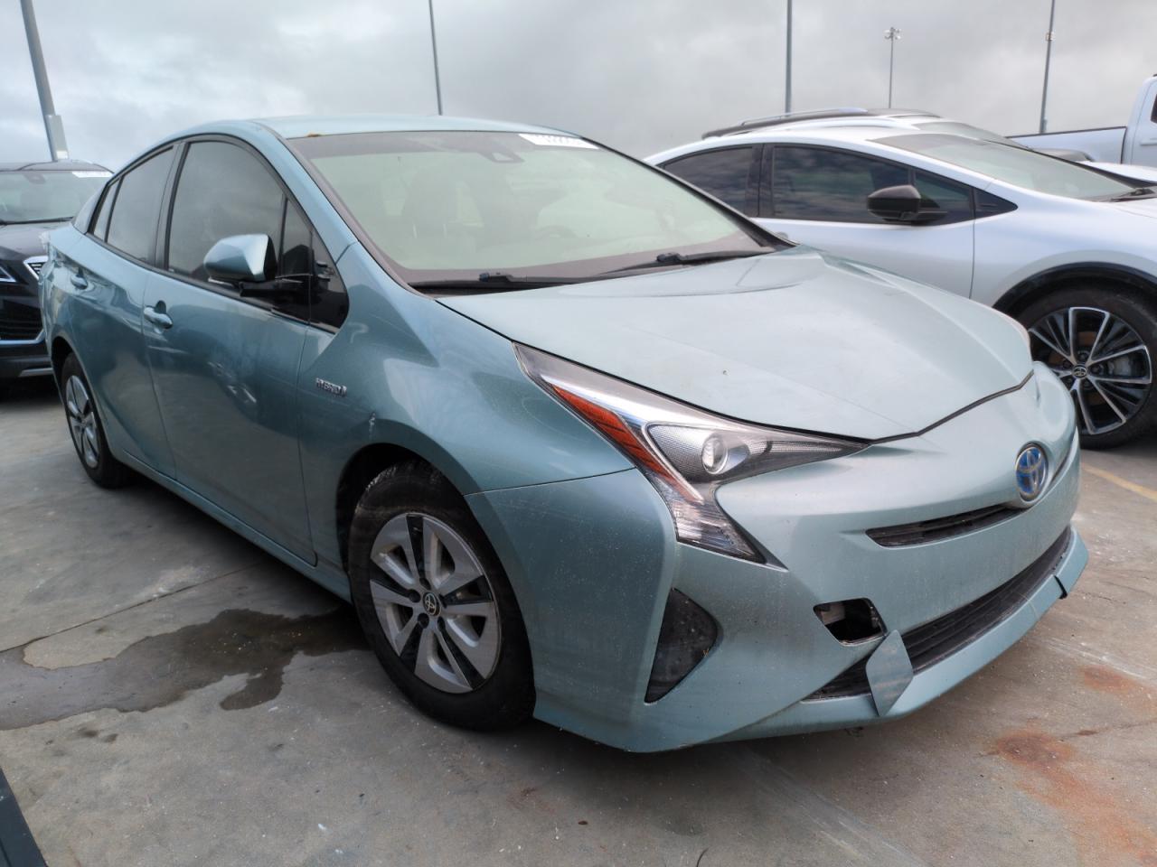 2017 Toyota Prius - Image 4
