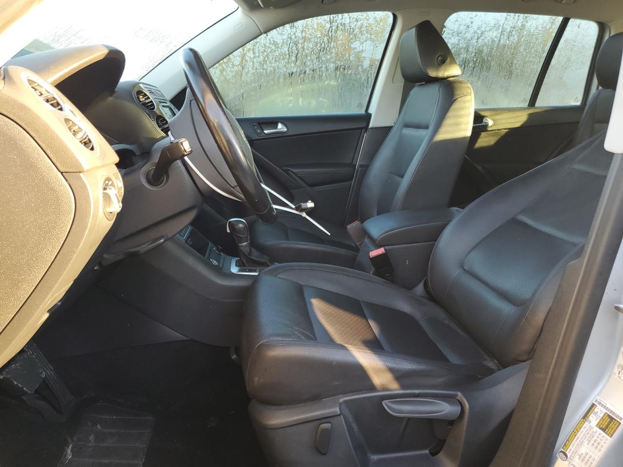 2017 Volkswagen Tiguan - Image 7