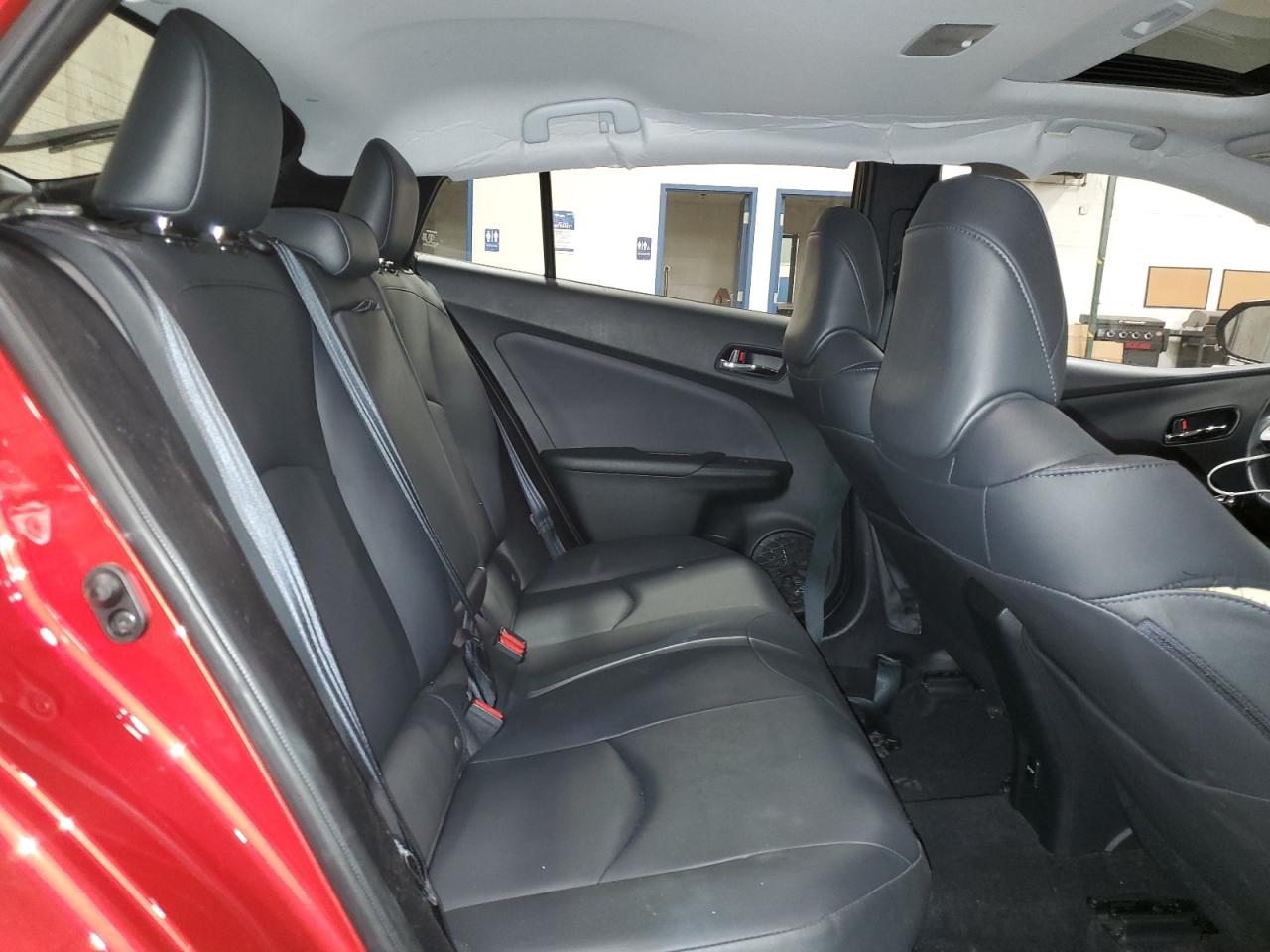 JTDKARFU1H3528385 2017 Toyota Prius