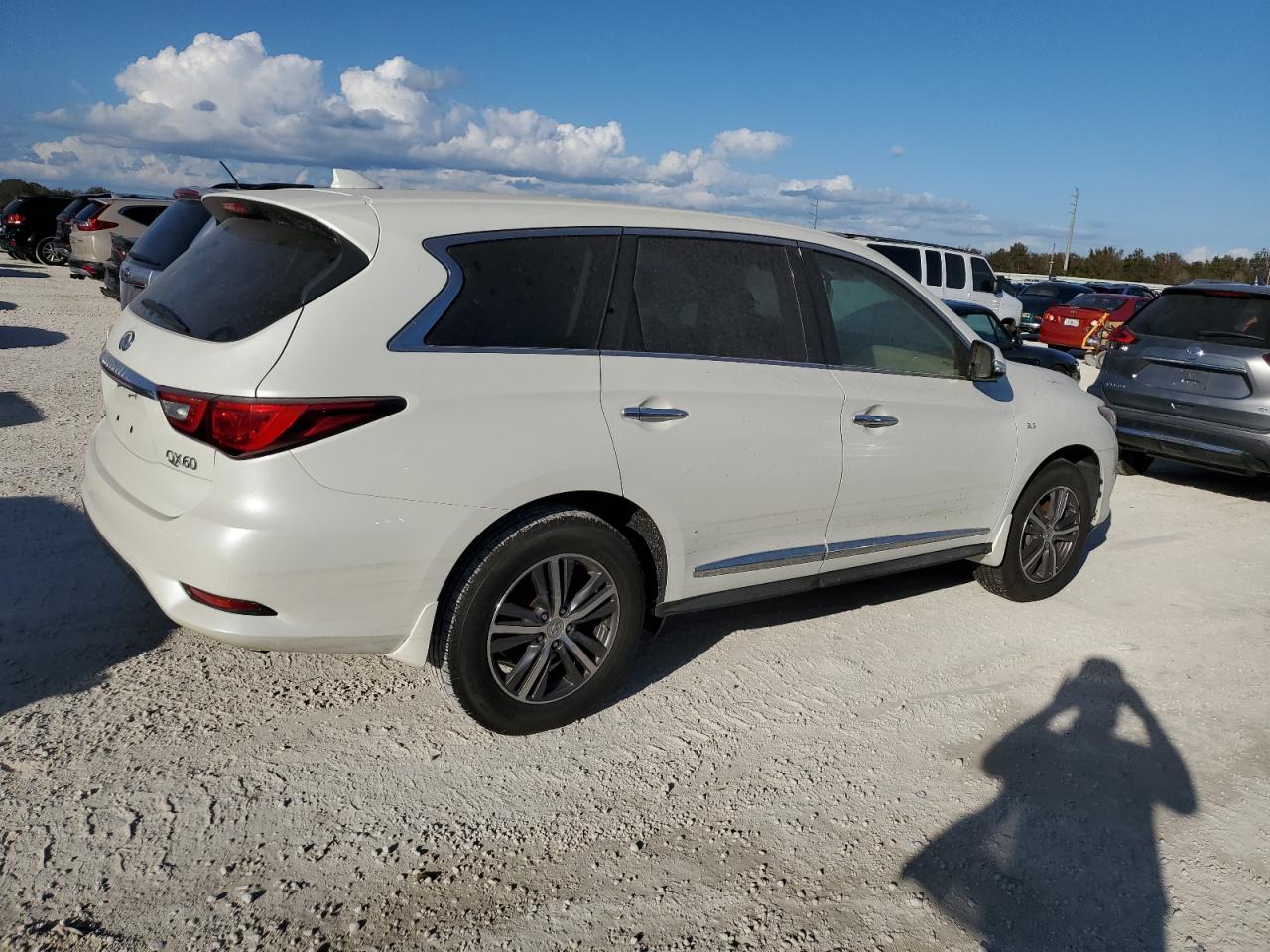 2018 Infiniti QX60 - Image 3