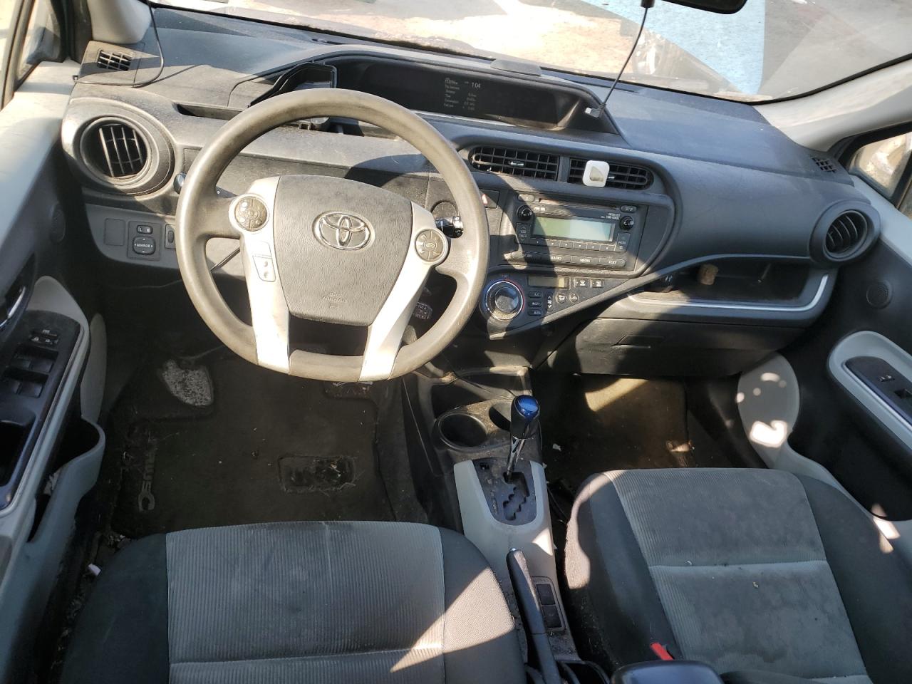 JTDKDTB35E1081763 2014 Toyota Prius C