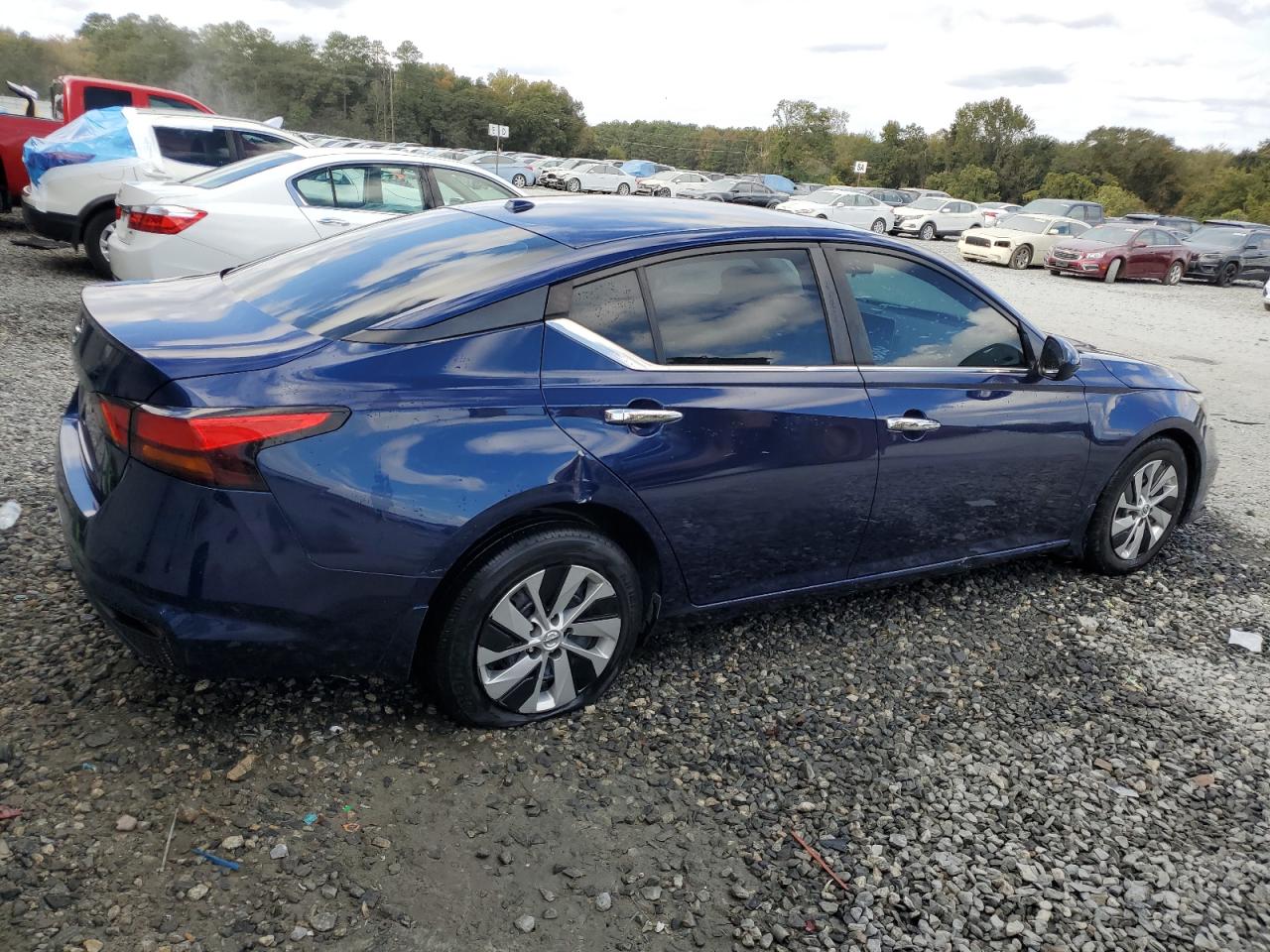 2019 Nissan Altima - Image 3