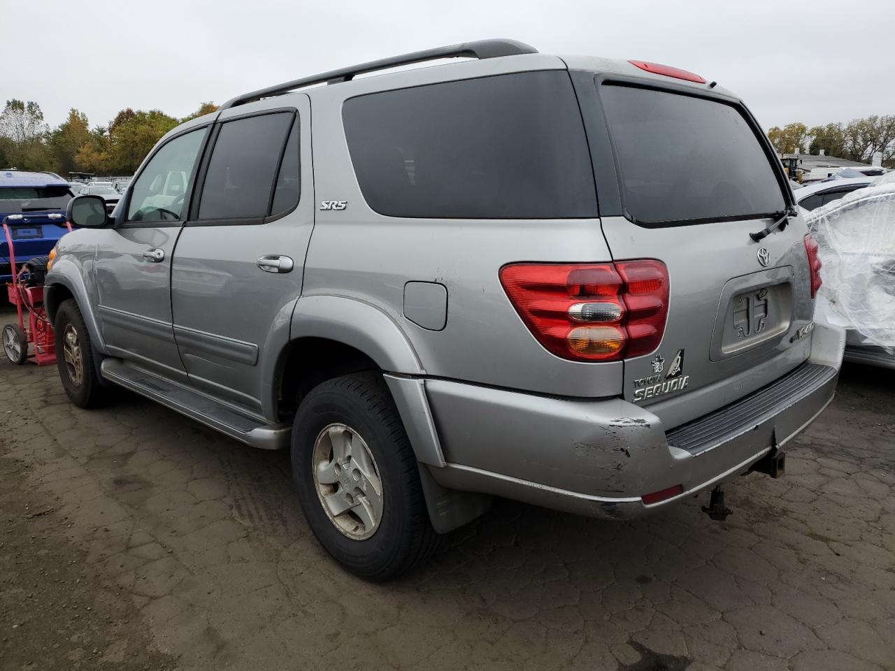 2004 Toyota Sequoia - Image 2