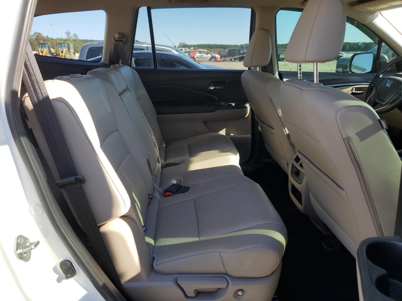 2017 Honda Pilot - Image 10