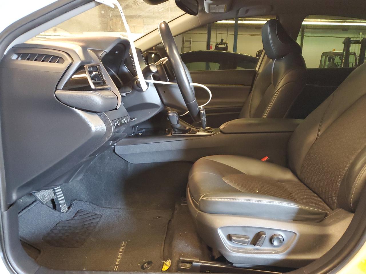 2022 Toyota Camry - Image 7