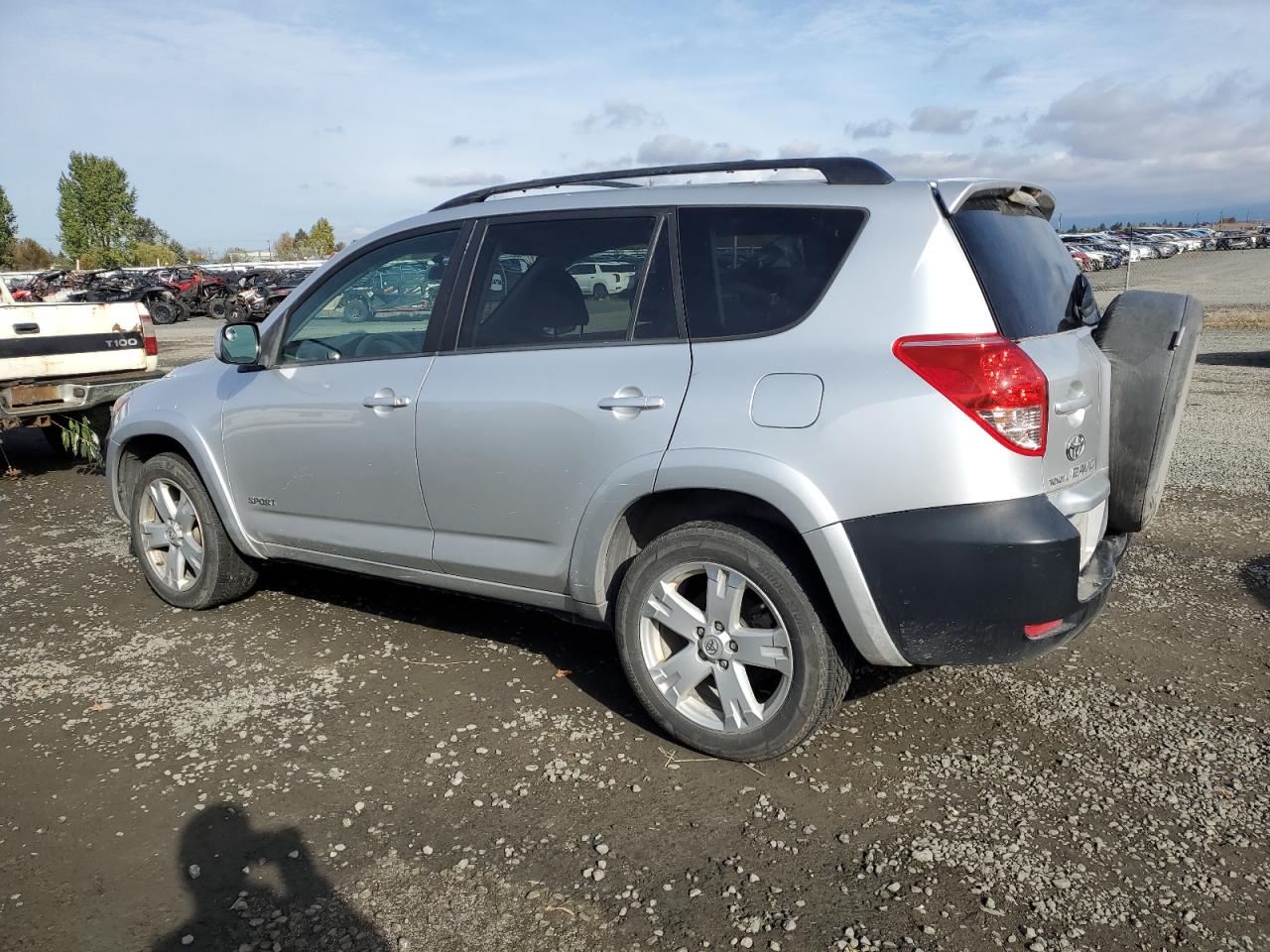 2006 Toyota RAV 4 - Image 2