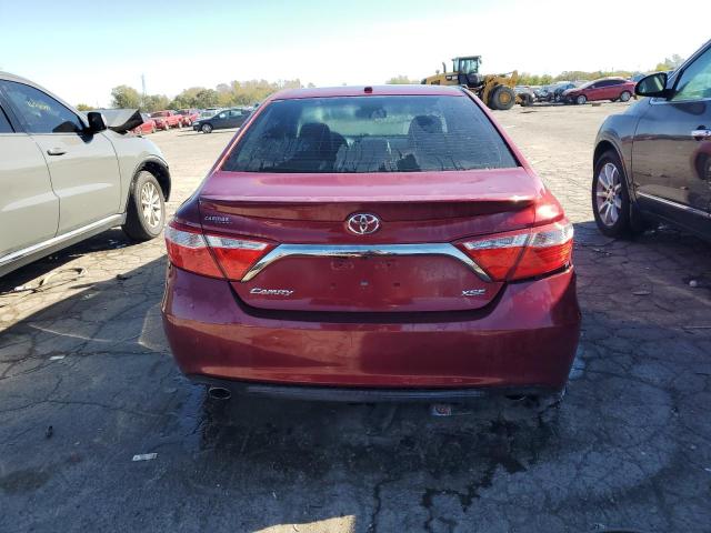  TOYOTA CAMRY 2015 Czerwony