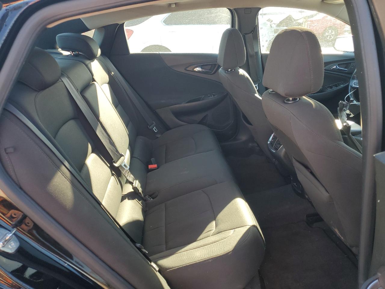 2018 Chevrolet Malibu - Image 10