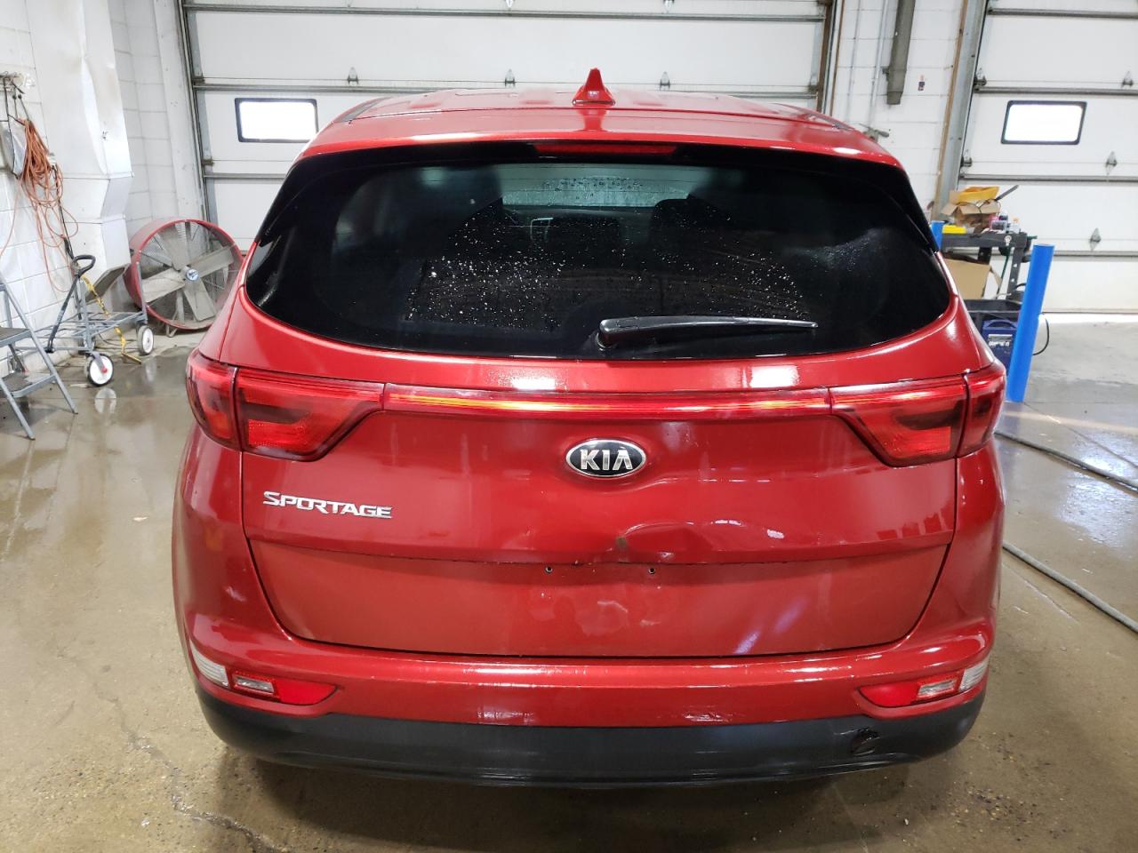 KNDPMCAC8H7255916 2017 Kia Sportage Lx