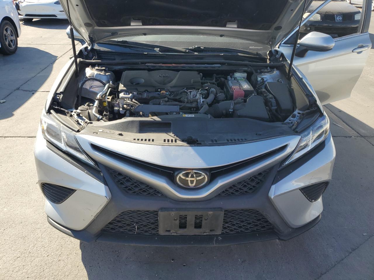 4T1B11HK1JU648843 2018 Toyota Camry L