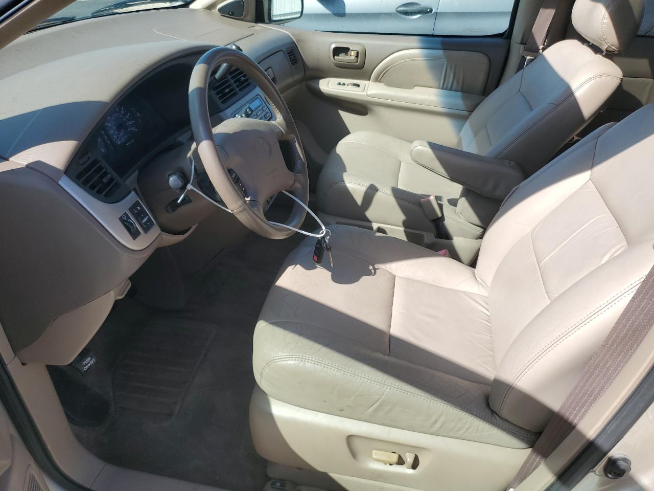 2002 Toyota Sienna Le VIN: 4T3ZF13C62U495093 Lot: 73634214