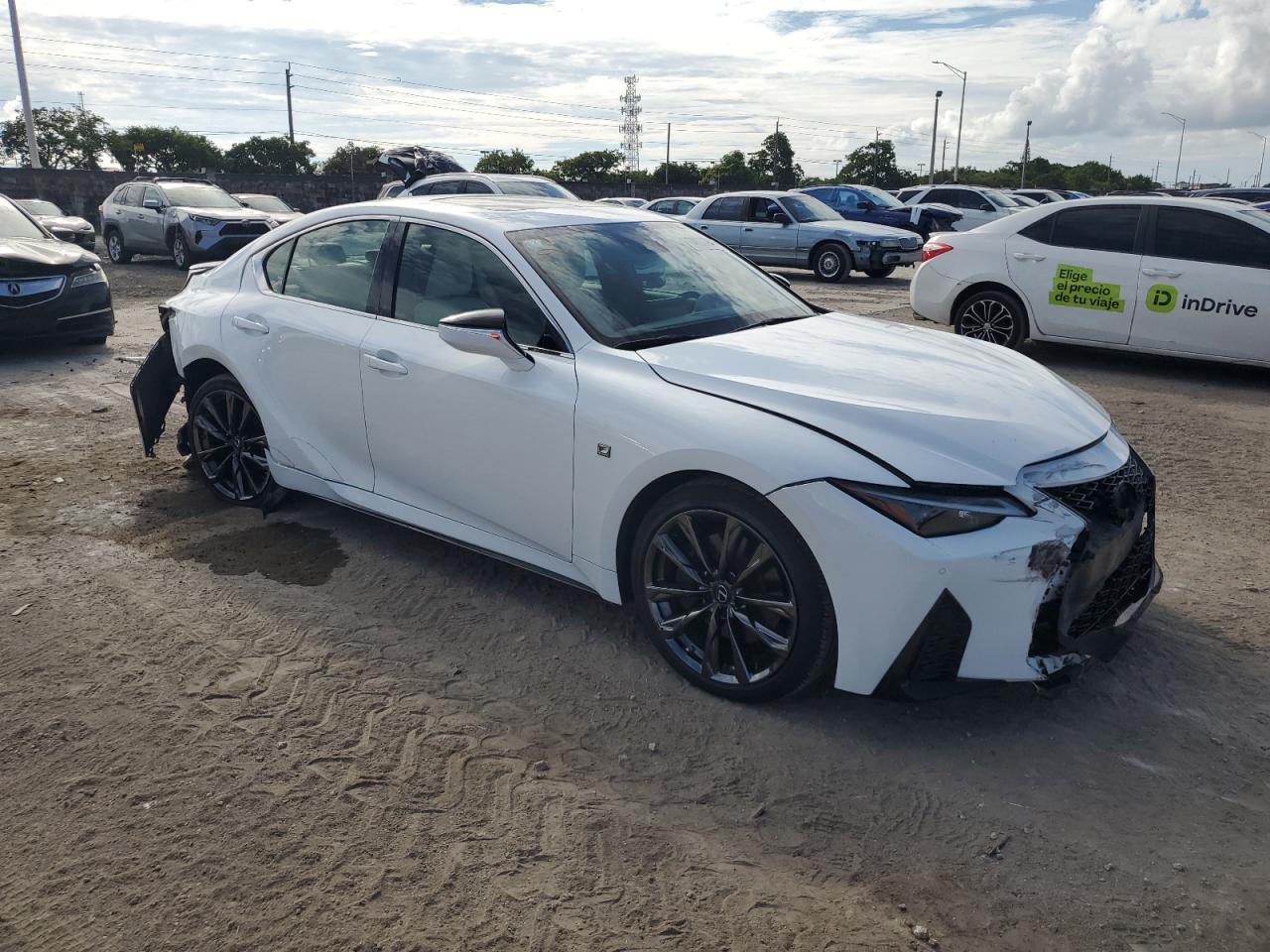 2021 Lexus IS - Image 4
