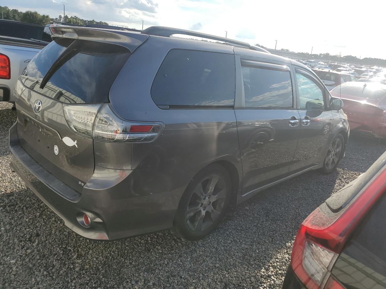 2014 Toyota Sienna - Image 3