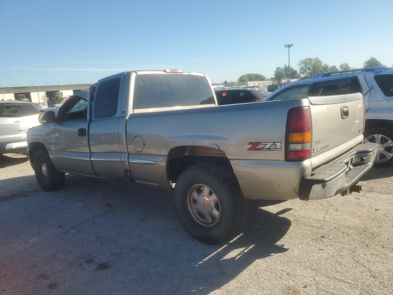 2002 GMC Sierra - Image 2