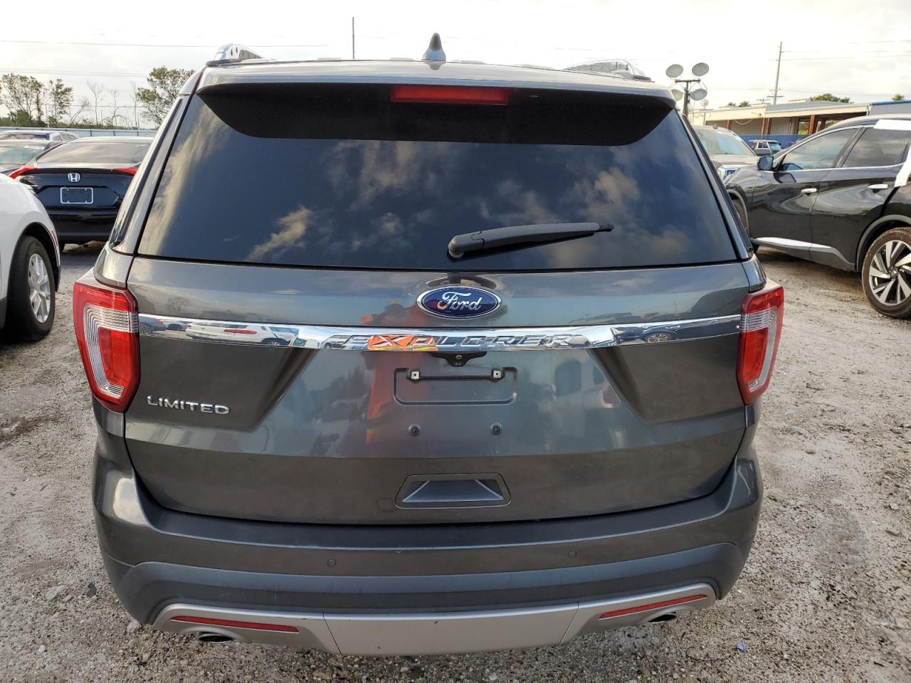 1FM5K7F80HGA41121 2017 Ford Explorer Limited