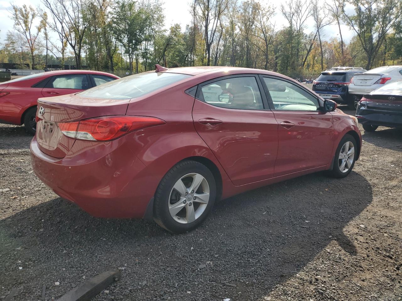 2012 Hyundai Elantra - Image 3