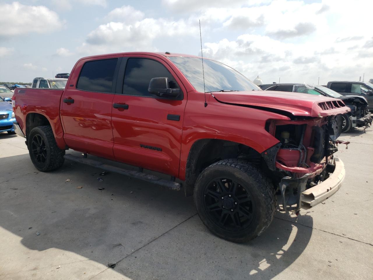 5TFDW5F19JX773488 2018 Toyota Tundra Crewmax Sr5