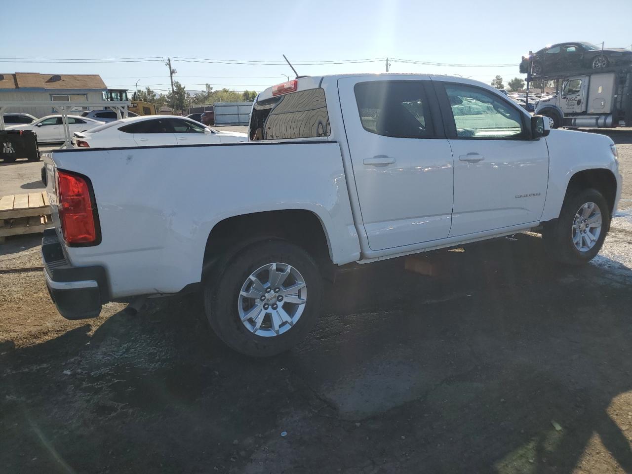 2022 Chevrolet Colorado - Image 3