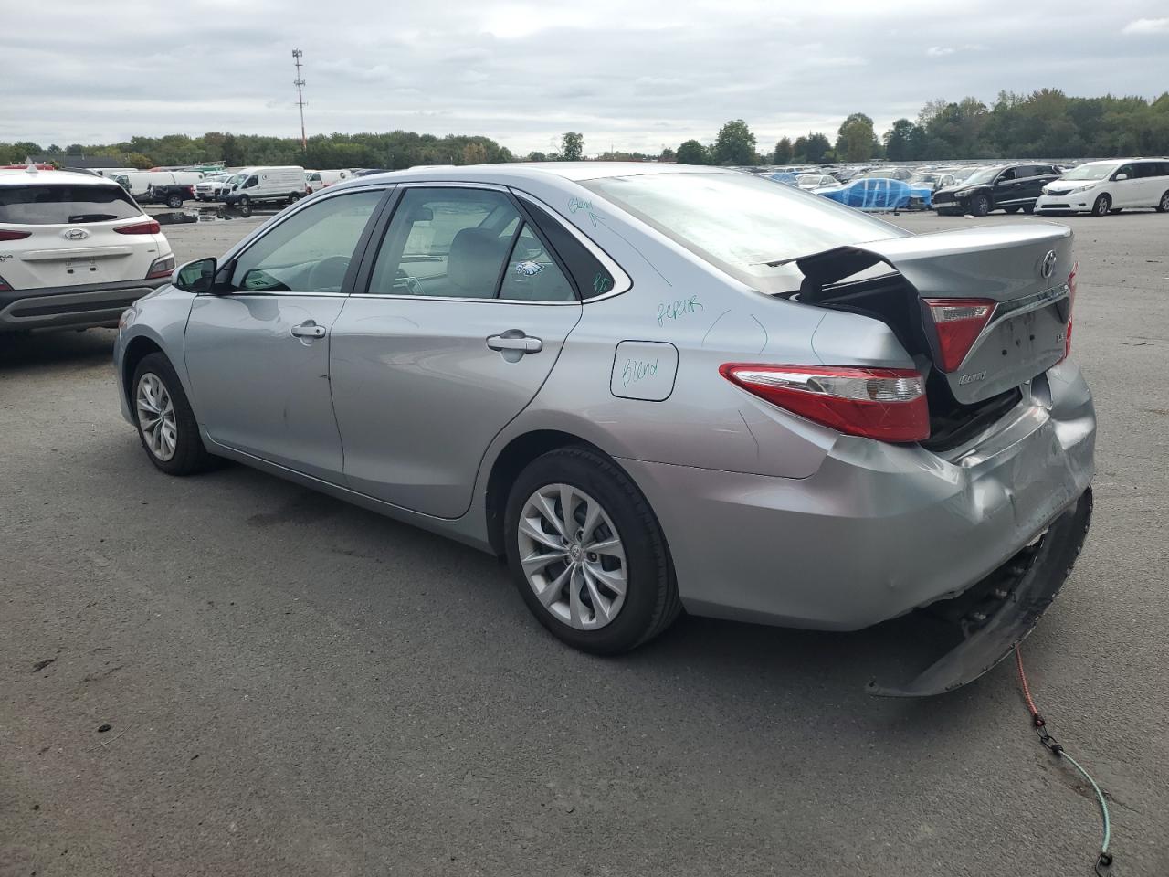 4T1BF1FKXHU802934 2017 TOYOTA CAMRY - Image 2