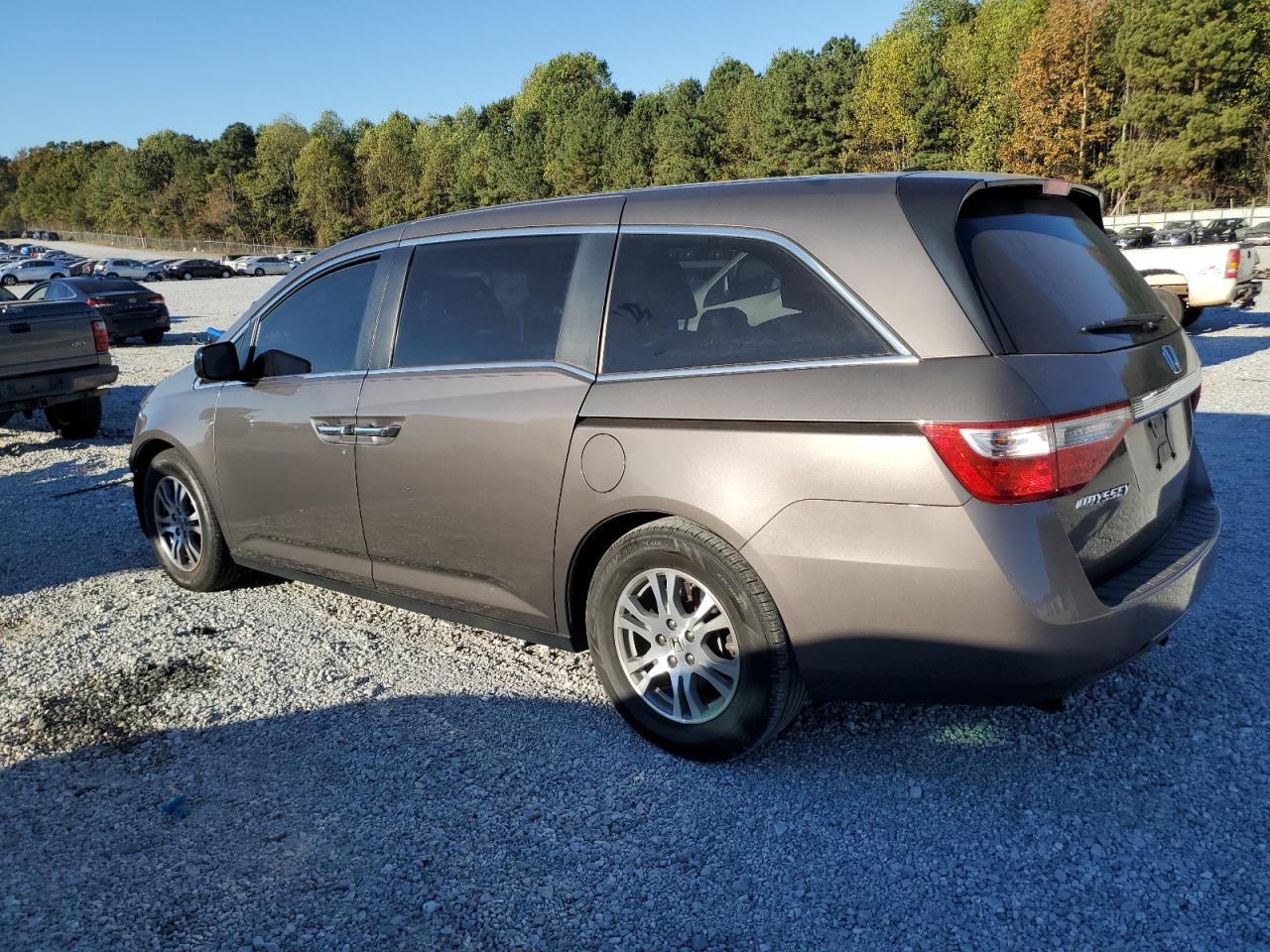 2011 Honda Odyssey - Image 2