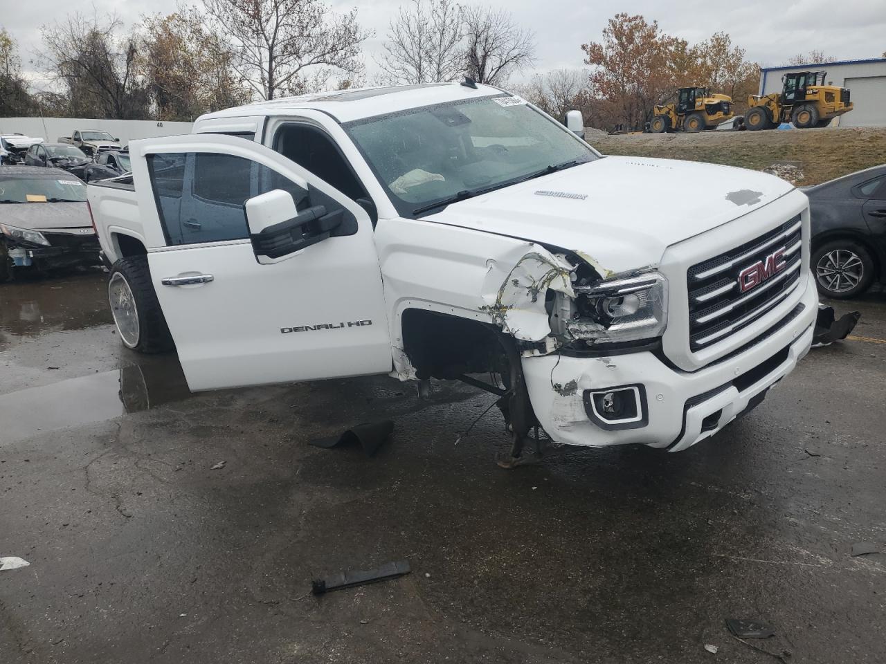 2015 GMC Sierra - Image 4