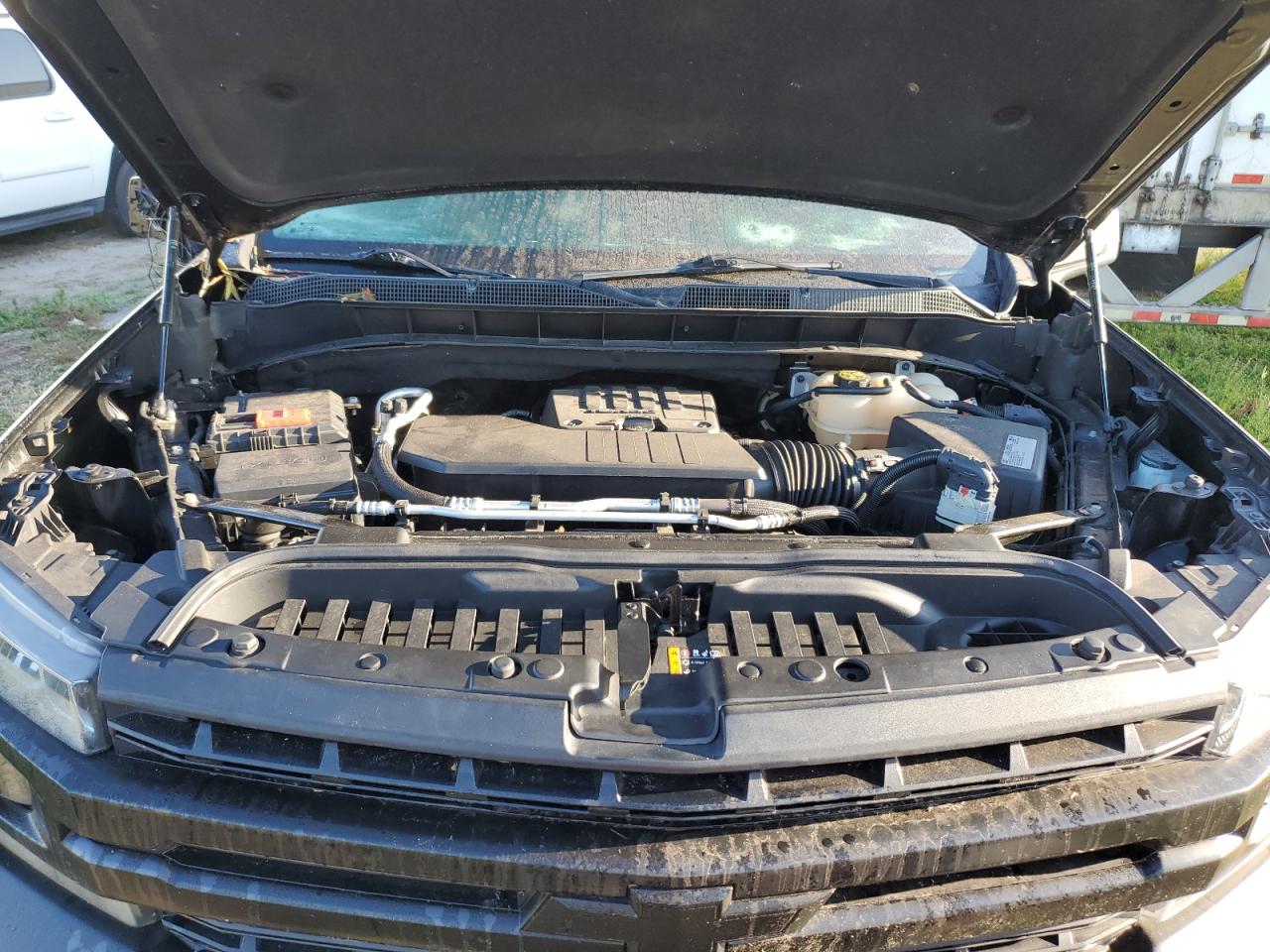 2019 Chevrolet Silverado - Image 11