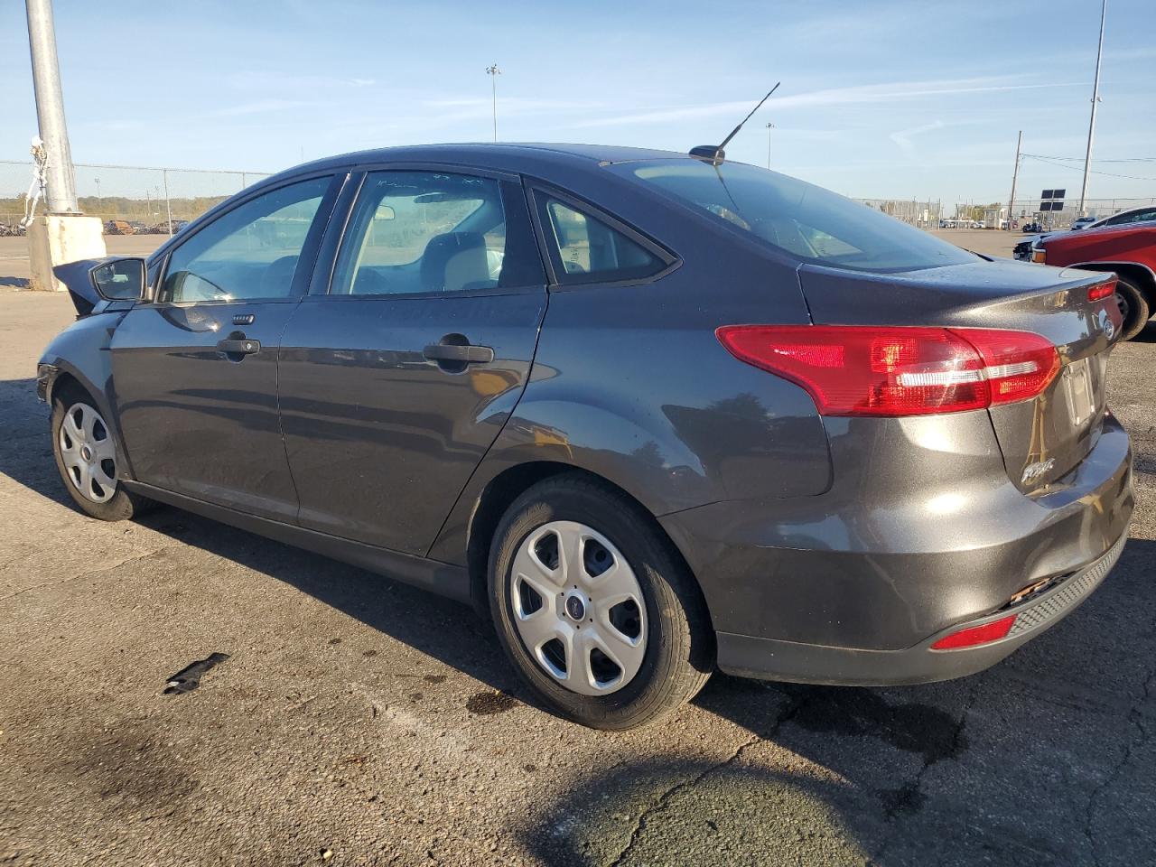 1FADP3E24GL215629 2016 FORD FOCUS - Image 2