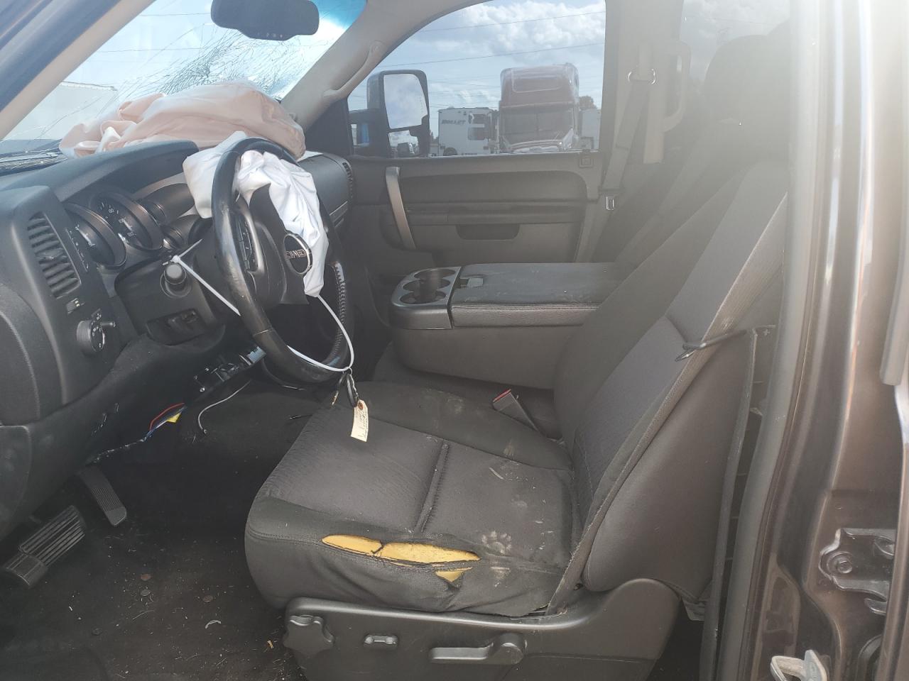 2011 GMC Sierra - Image 7