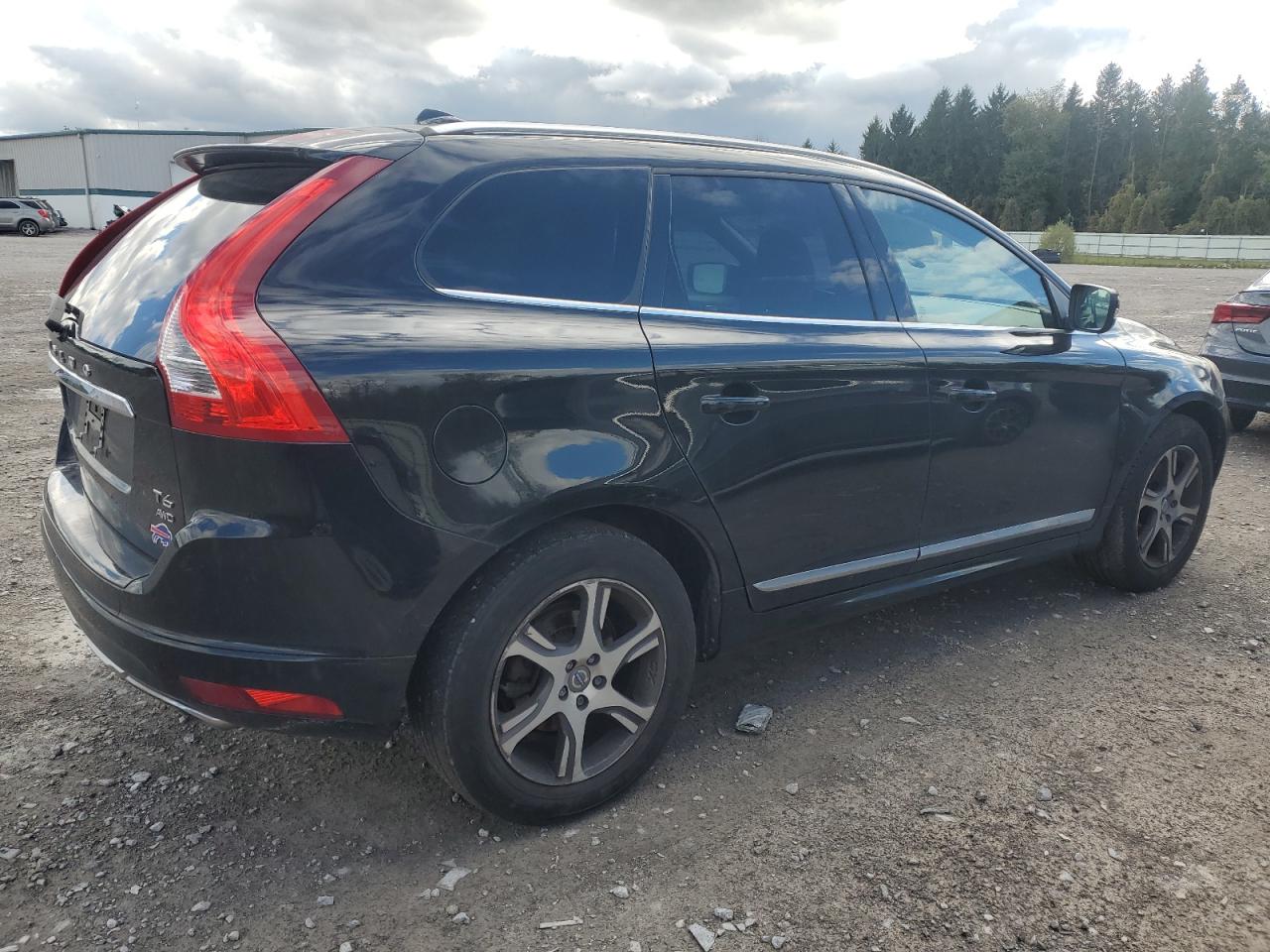 YV4902RK7F2723572 2015 Volvo Xc60 T6 Premier