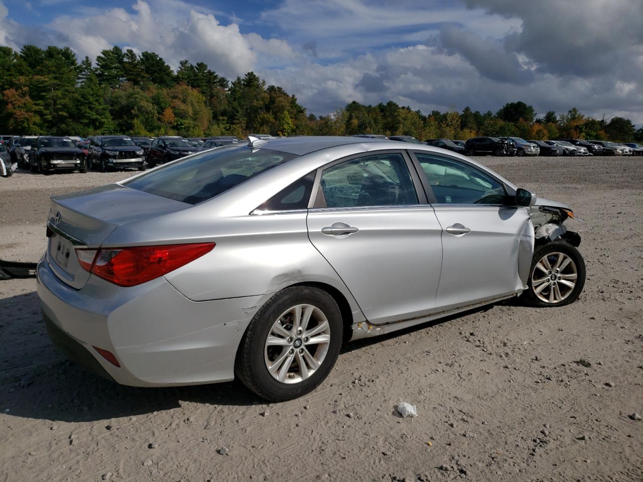 2014 Hyundai Sonata - Image 3
