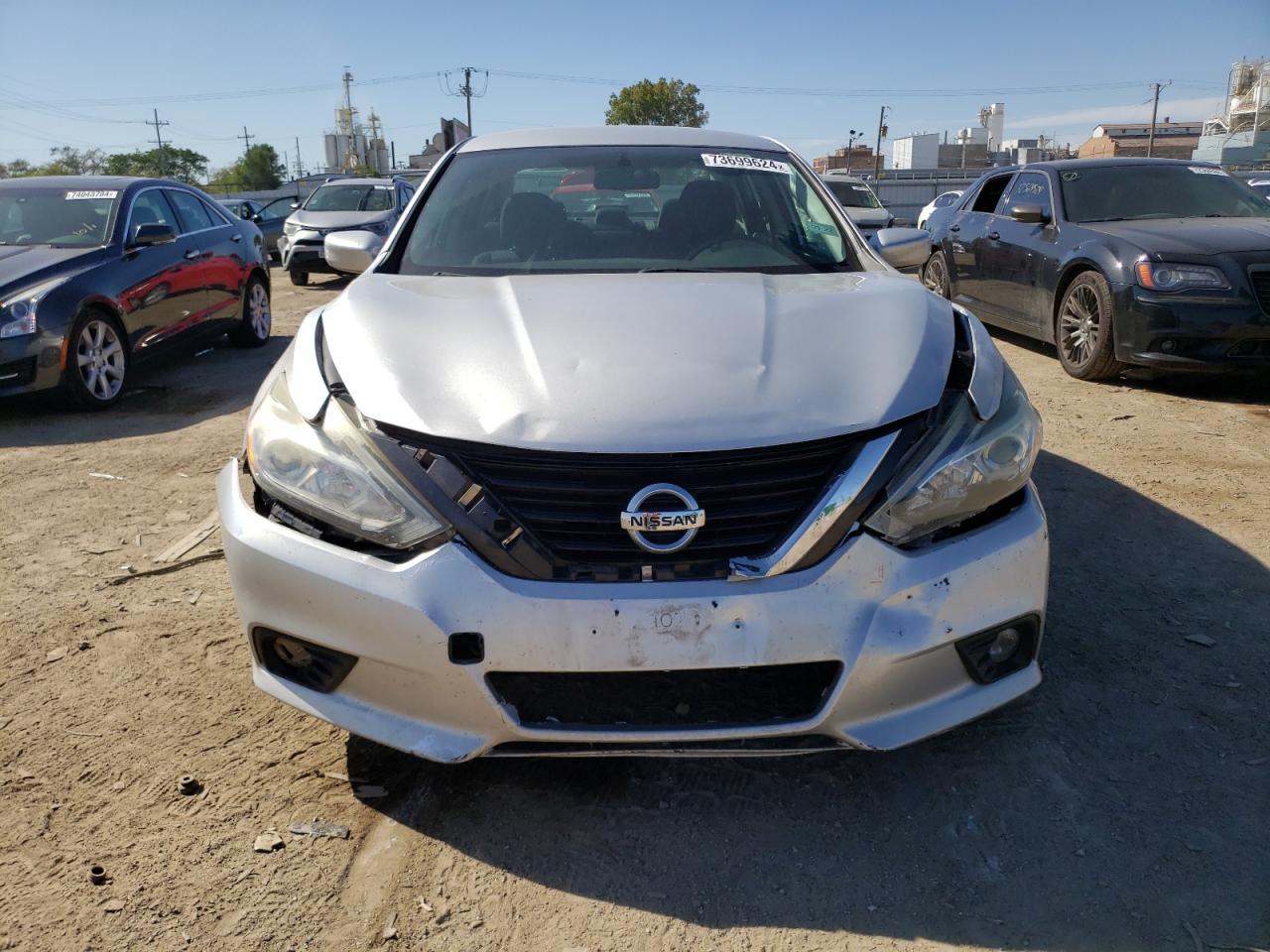 2017 Nissan Altima - Image 5