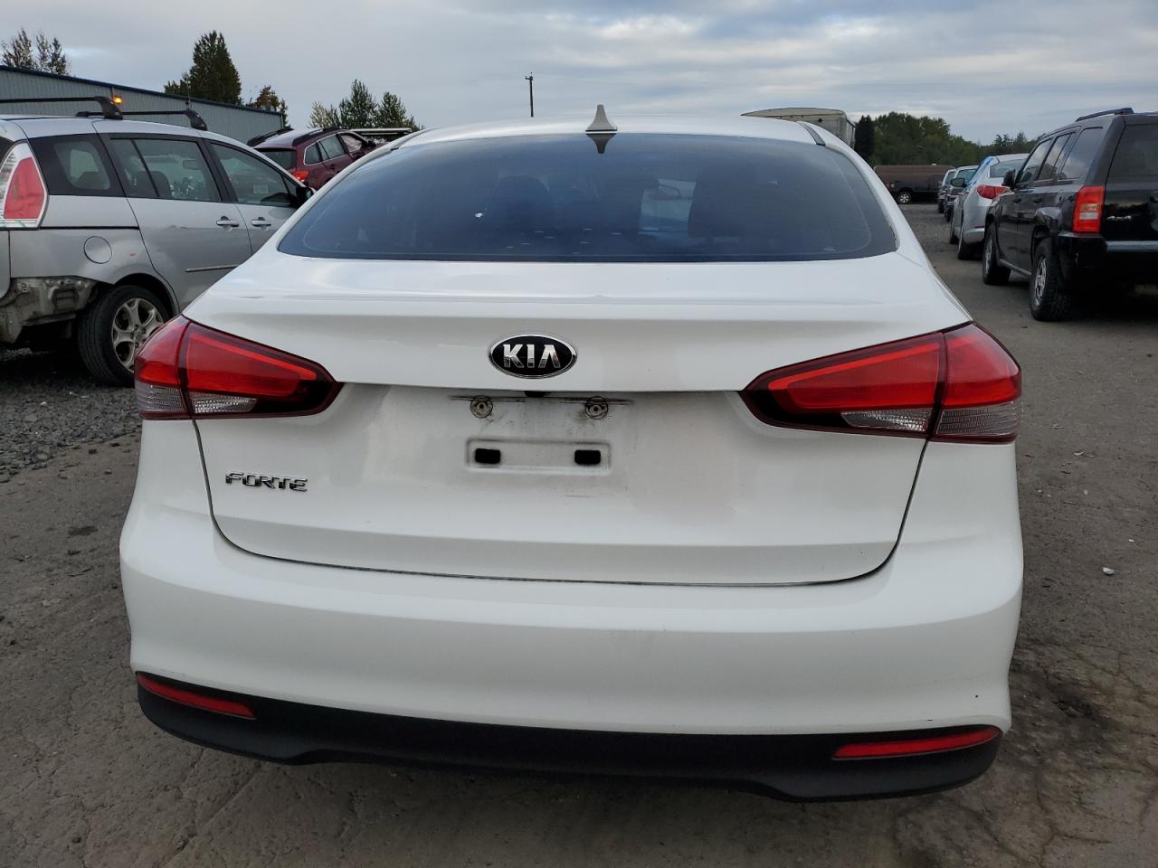 3KPFL4A74HE068826 2017 Kia Forte Lx