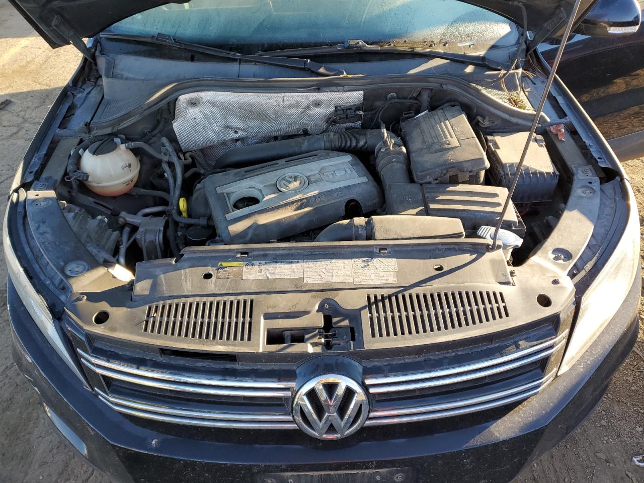 2015 Volkswagen Tiguan S VIN: WVGBV7AX2FW605783 Lot: 77115194