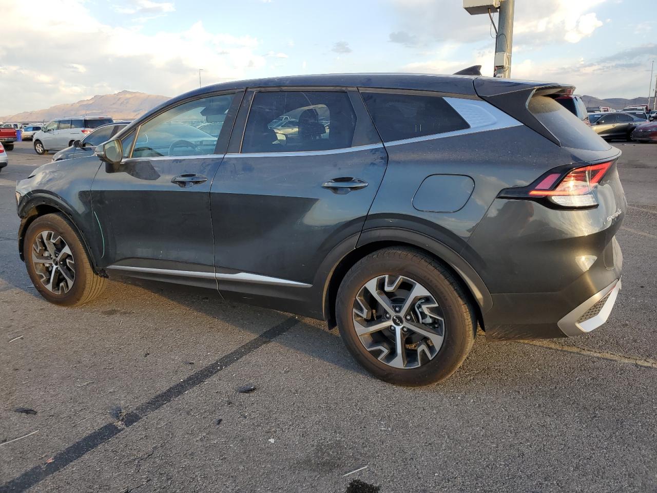 2024 Kia Sportage - Image 2