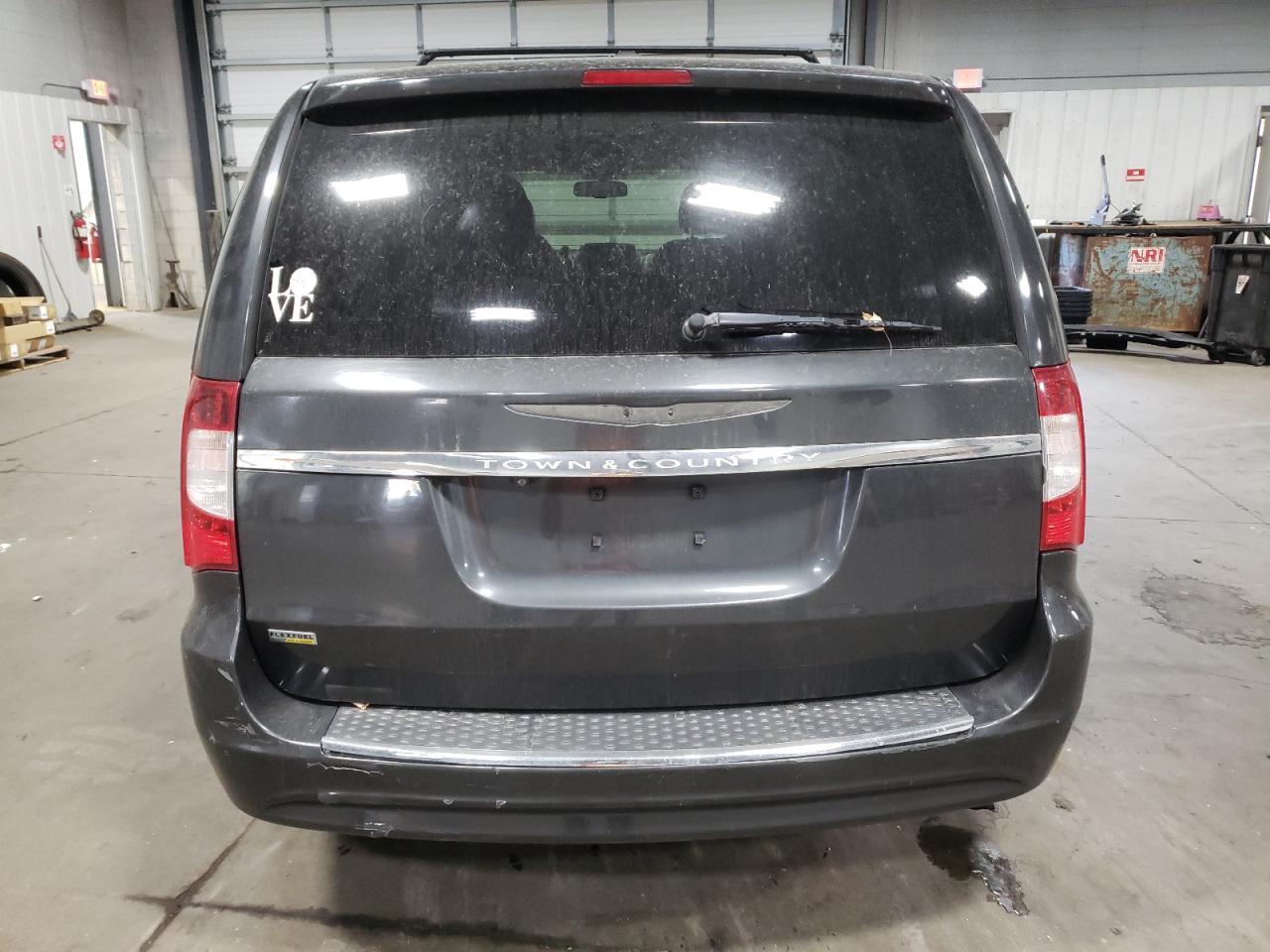 2012 Chrysler Town & Country - Image 6