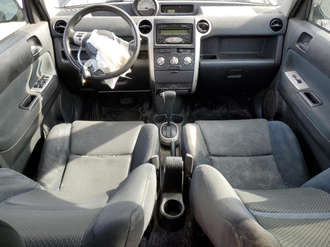2006 Scion xB - Image 8