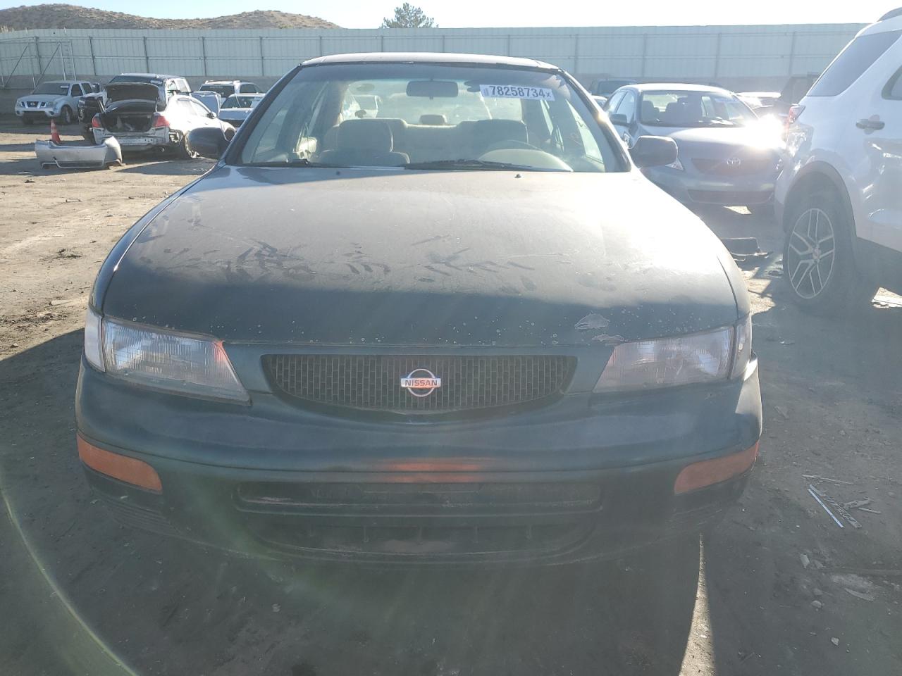 1995 Nissan Maxima - Image 5