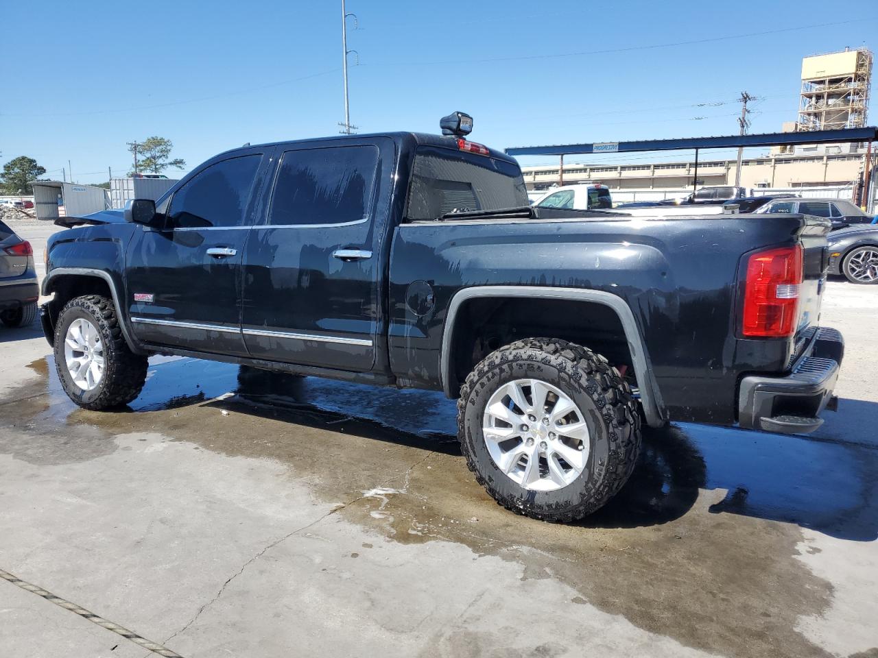 2015 GMC Sierra - Image 2