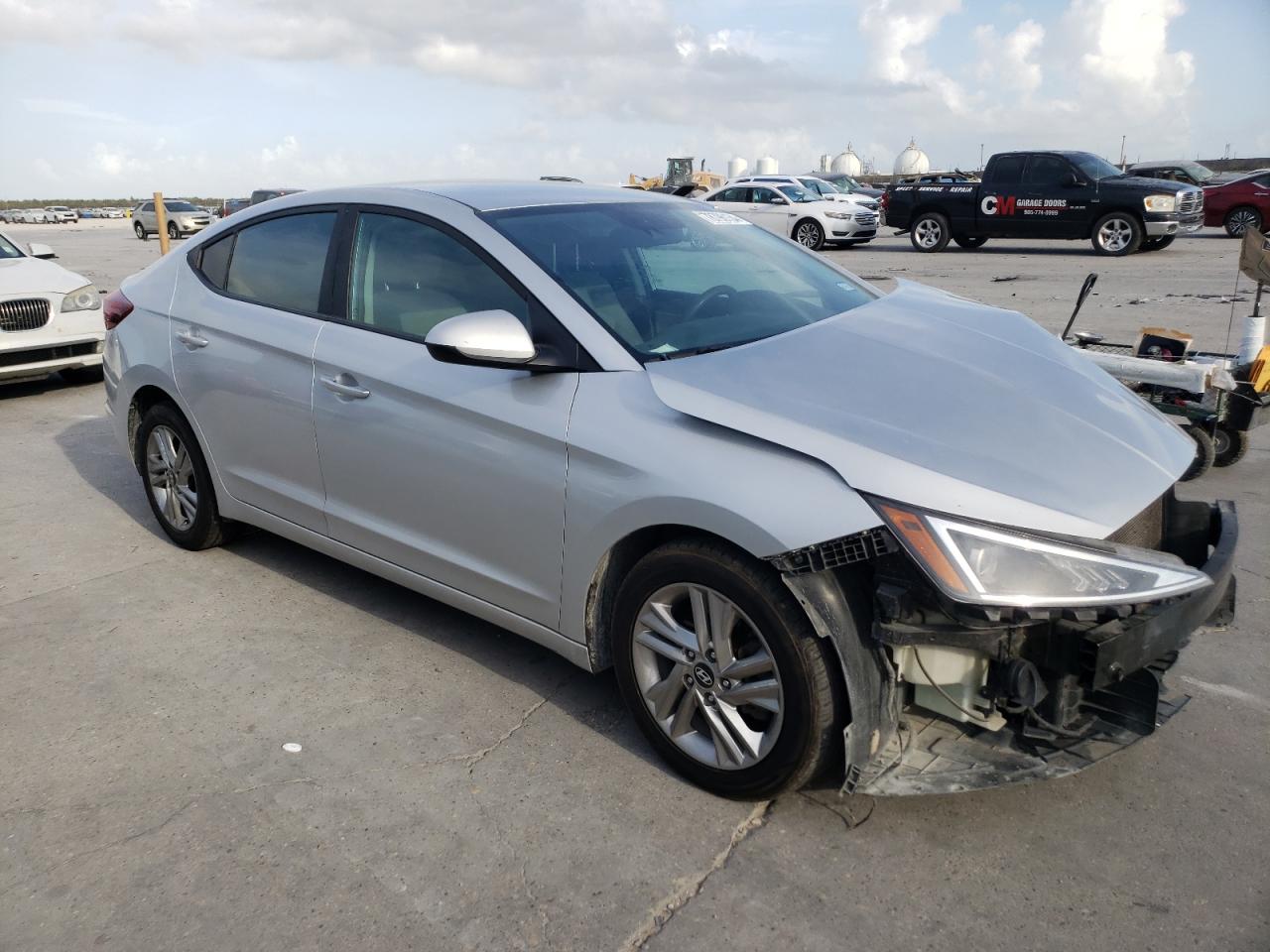 2019 Hyundai Elantra - Image 4