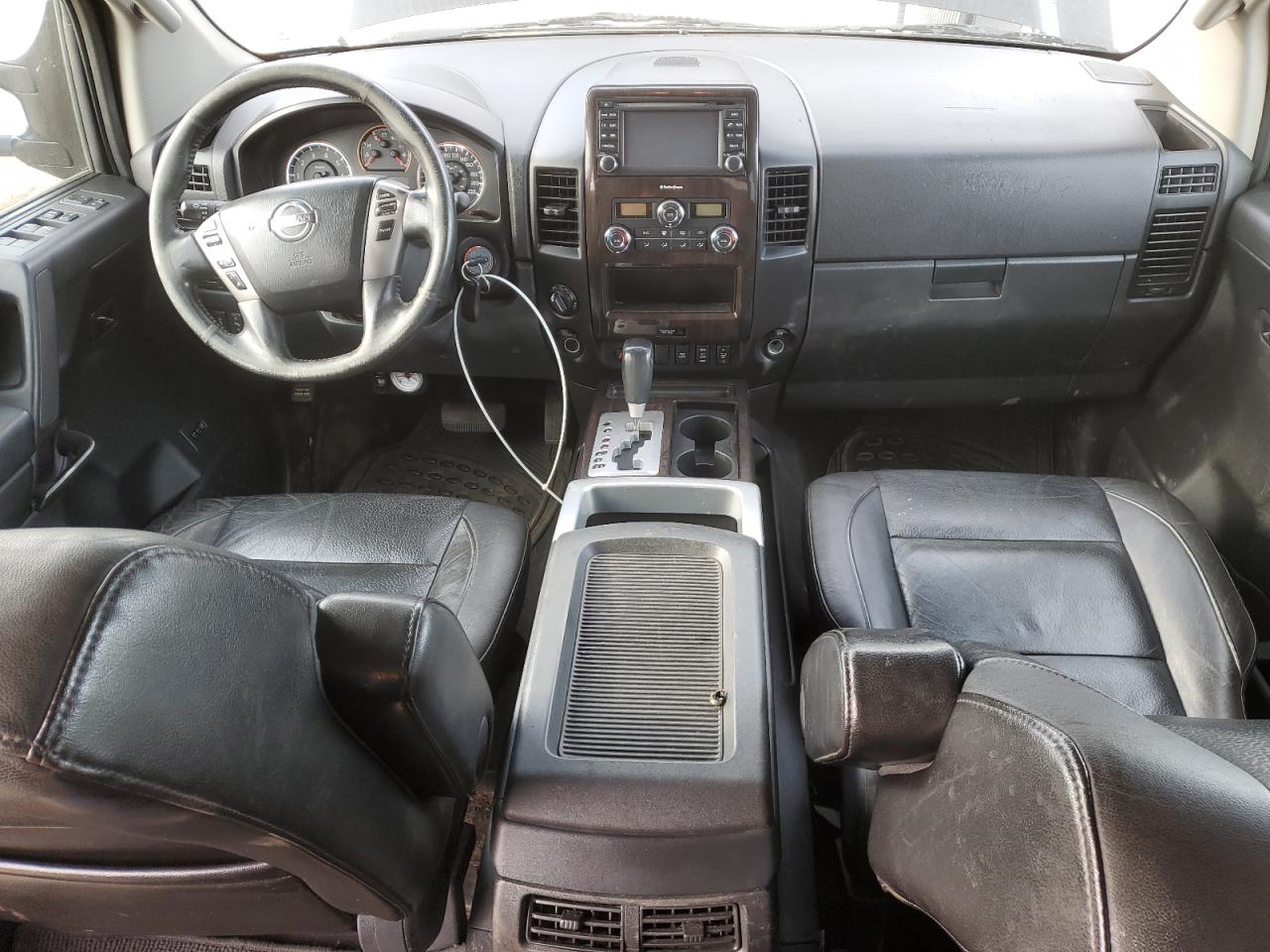 2013 Nissan Titan - Image 8