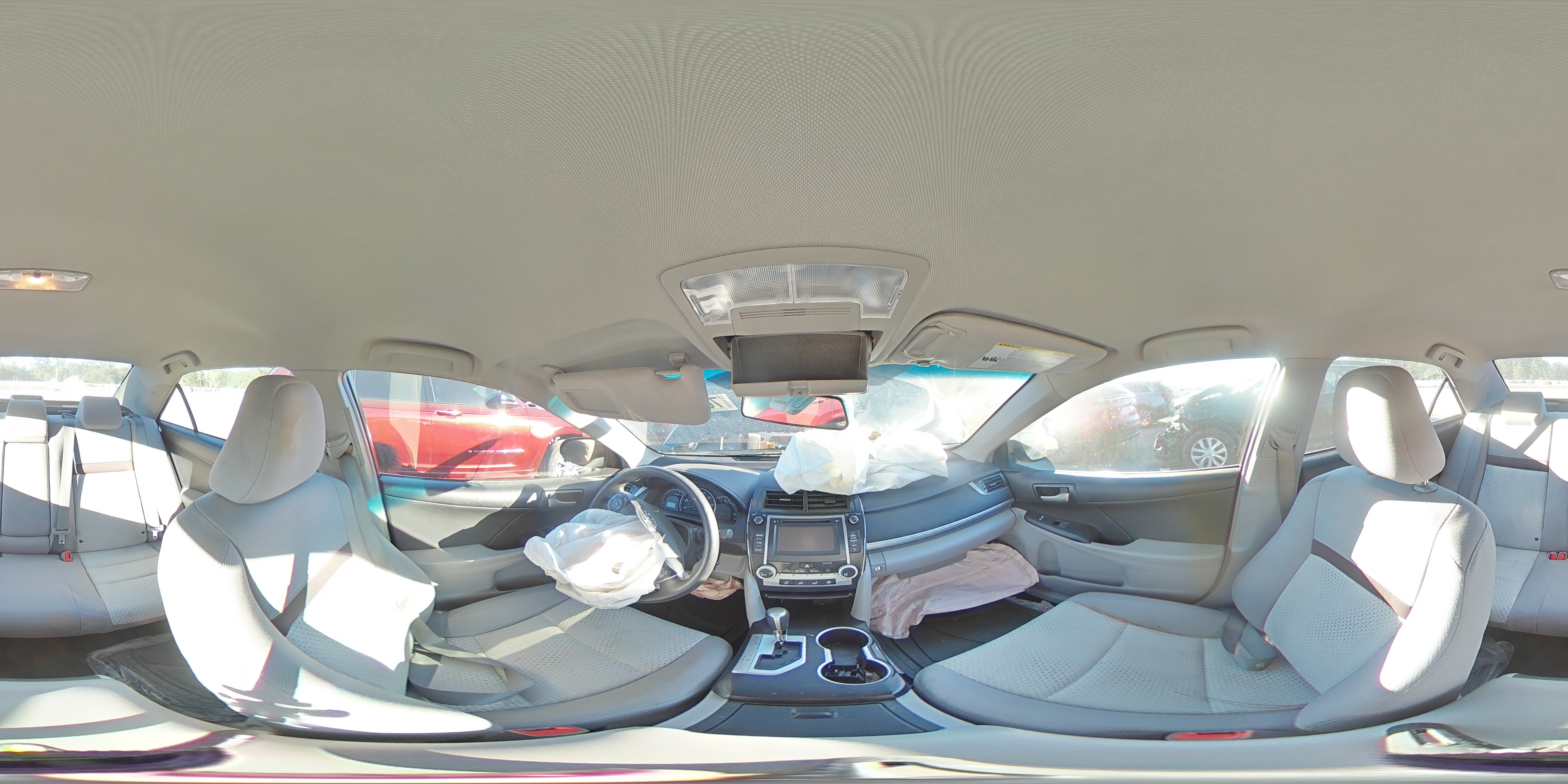 2014 Toyota Camry - Image 13