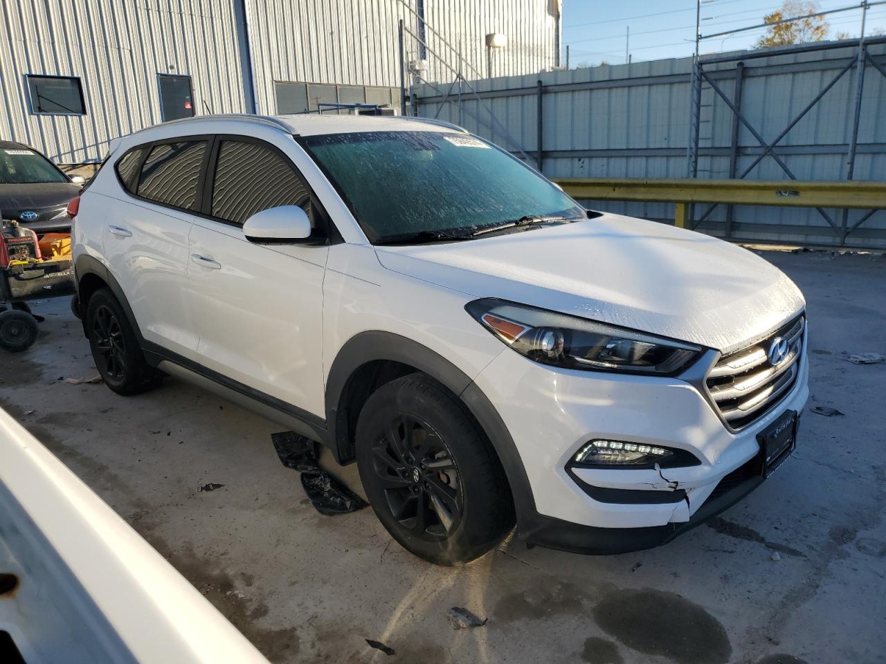 2017 Hyundai Tucson - Image 4