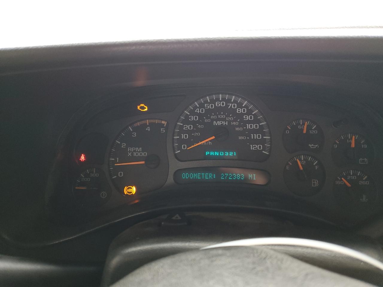 2004 Chevrolet Silverado - Image 9