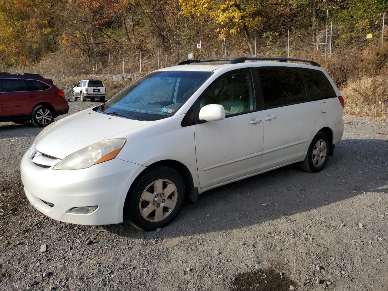 2010 Toyota Sienna - Image 1