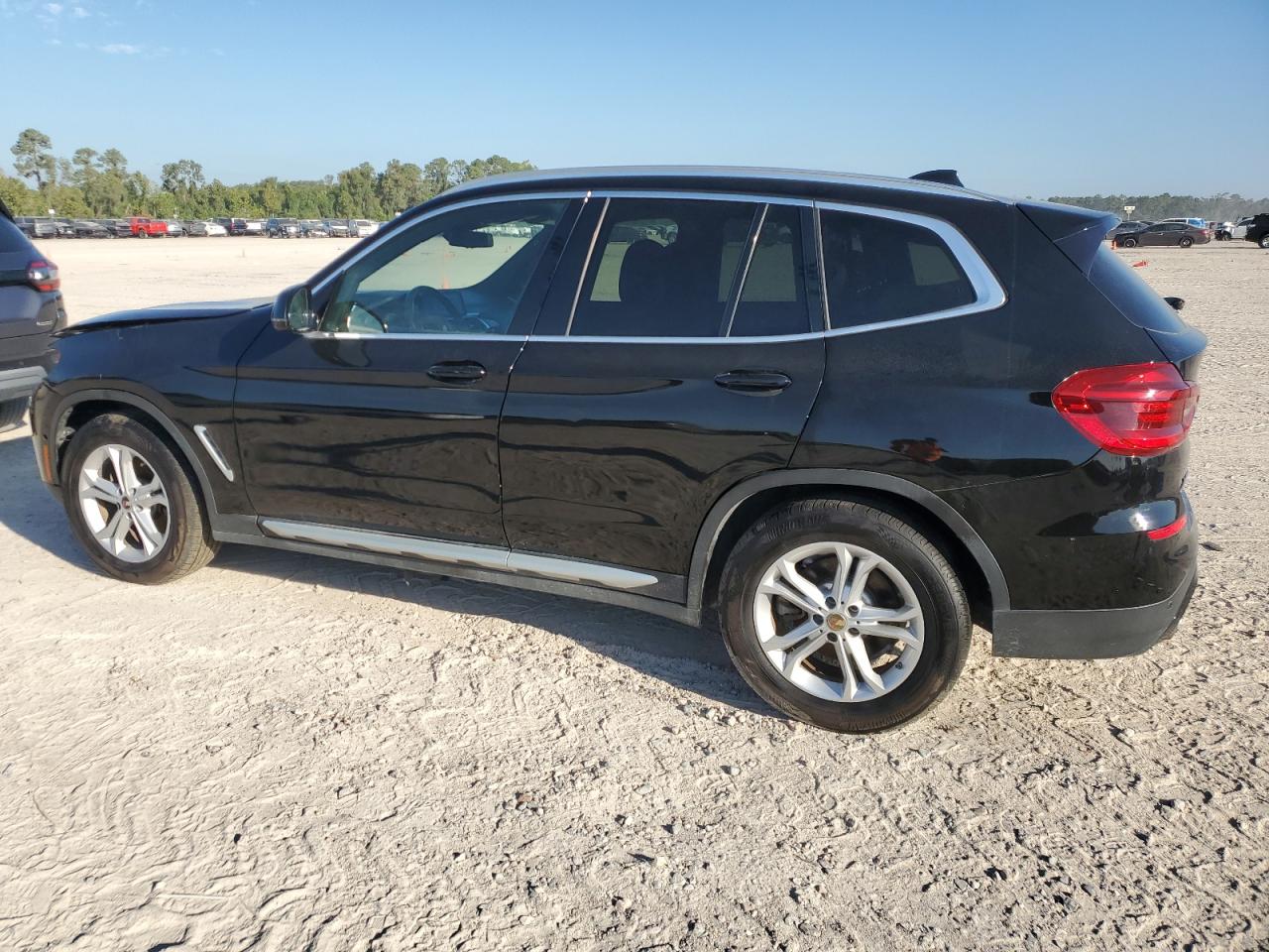 5UXTR7C59KLR39909 2019 BMW X3 - Image 2