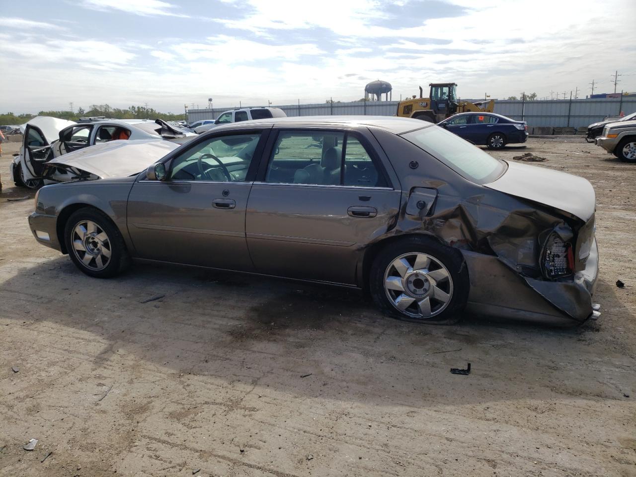 2001 Cadillac De Ville - Image 2