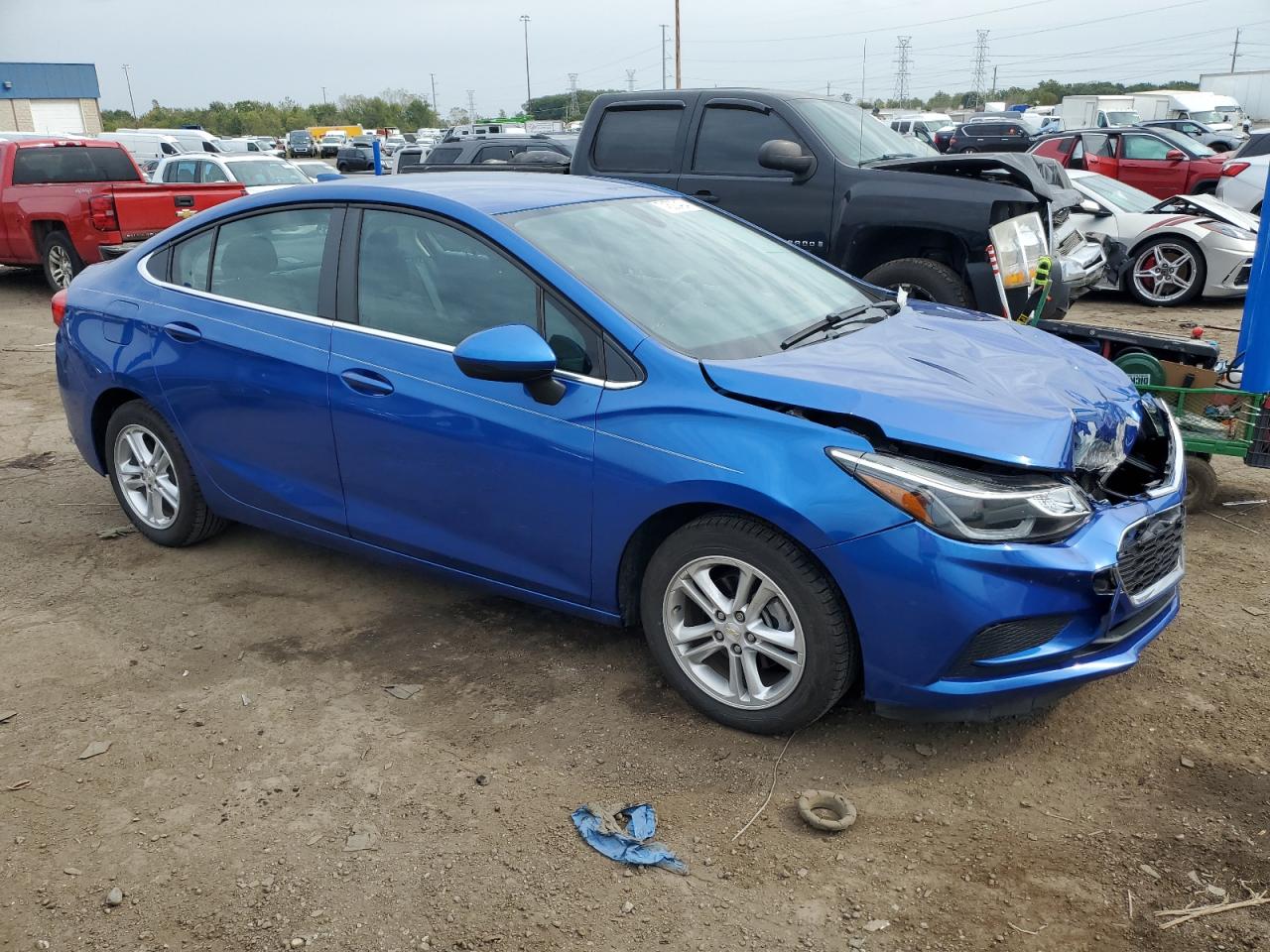 2017 Chevrolet Cruze - Image 4