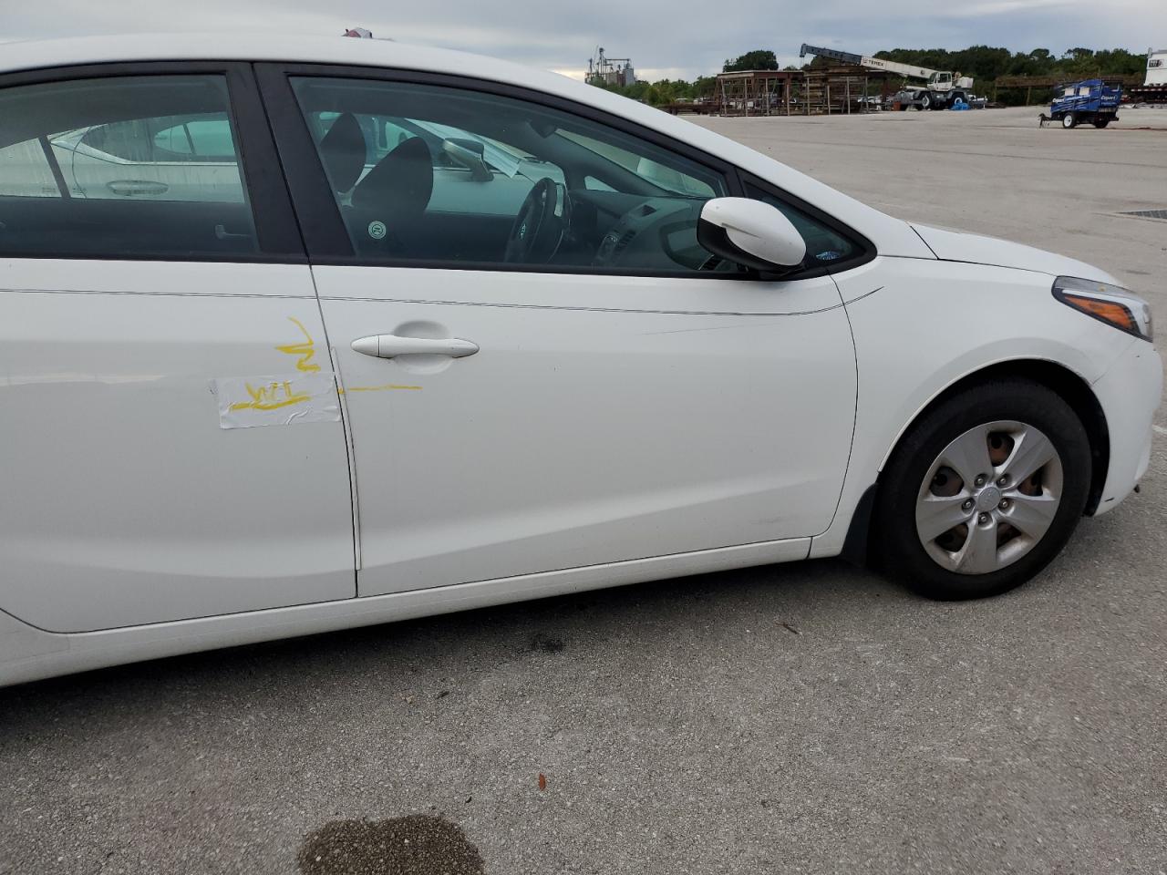 3KPFK4A71JE216892 2018 Kia Forte Lx